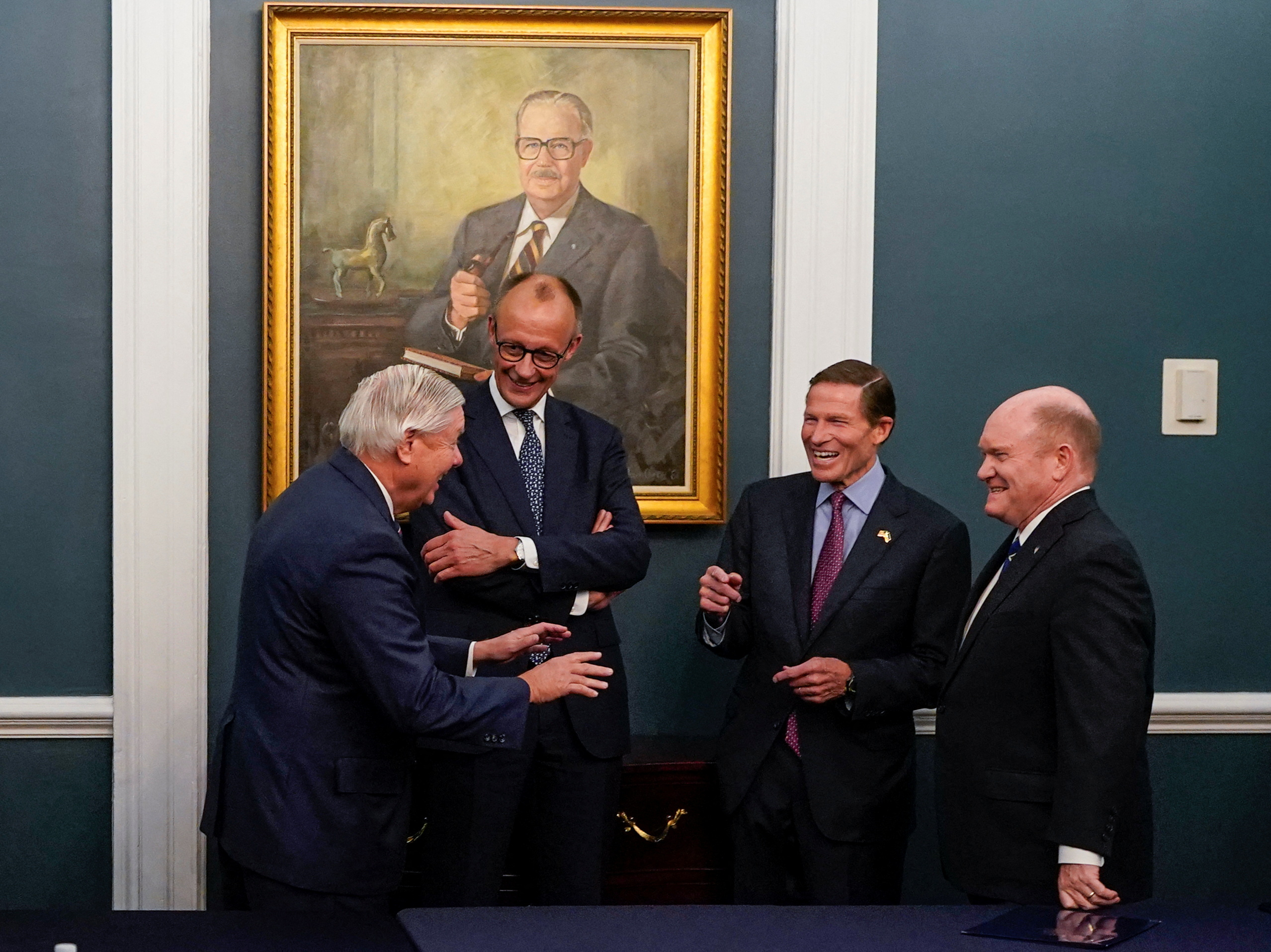Njemački kancelar Merz s američkim senatorima u Washingtonu otkriva razloge antisemitizma u Njemačkoj / Reuters