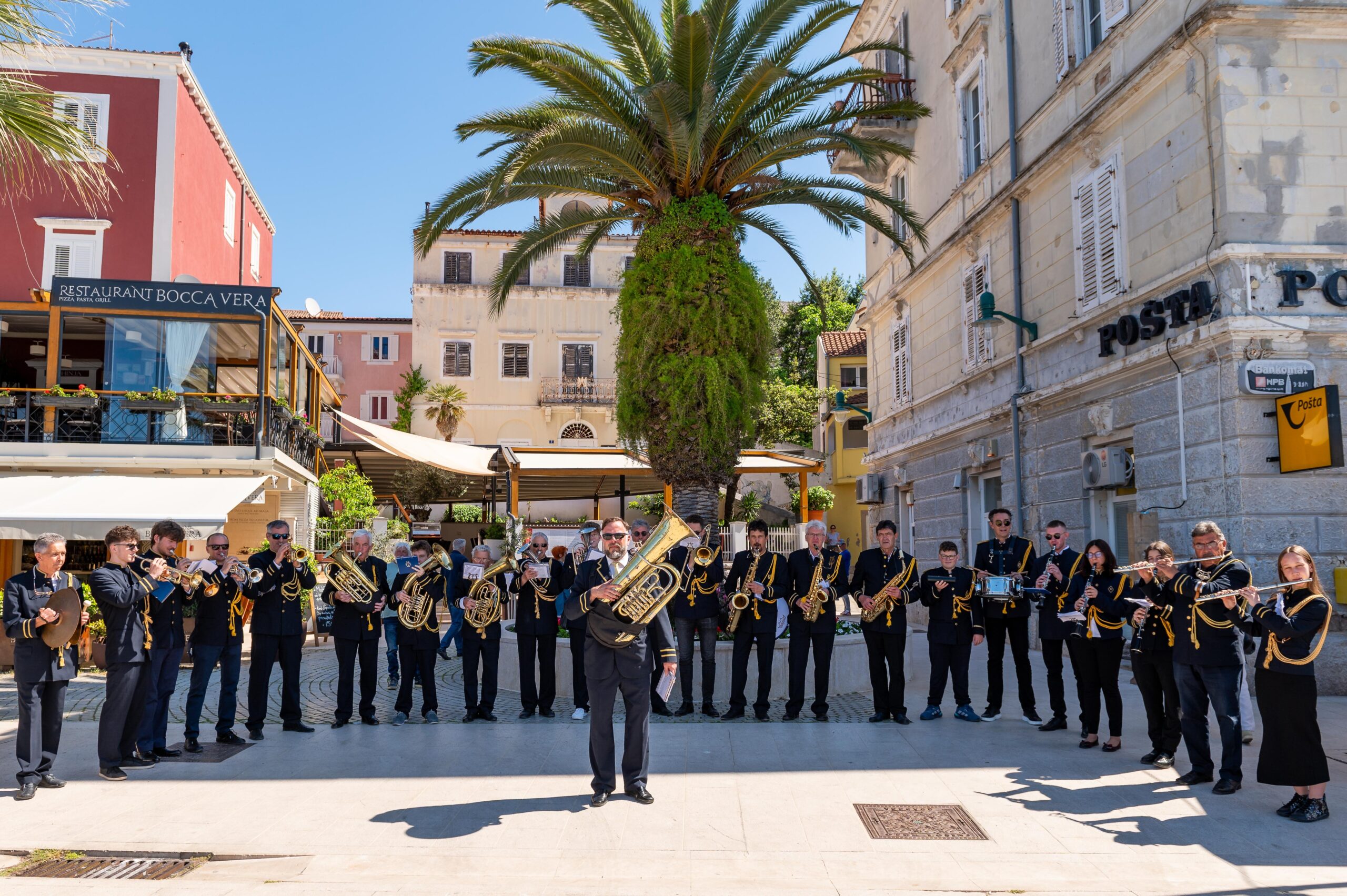 Puhački orkestar »Josip Kašman« u povodu uprizorenja dolaska cara Franje Josipa u Mali Lošinj / Snimio: Antonio Pavela