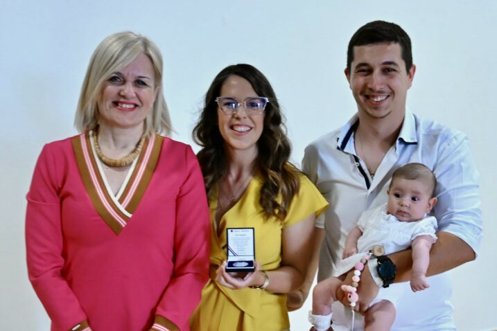 Iva Rinčić, Sara i Vito Fafanđel s najmlađom Vidom / Foto Vedran KARUZA