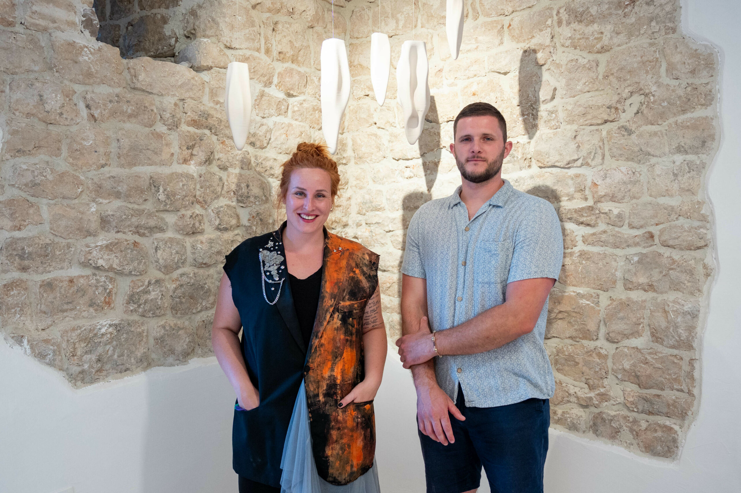 Voditeljica galerije Katerina Jovanović i umjetnik Rino Banko / Foto Ana Križanec