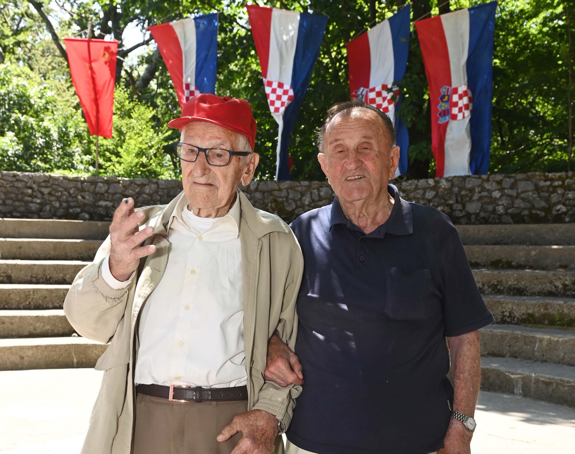 Rade Šubat s Hreljina i Branko Jadro sa Sušaka, jedni od rijetkih preživjelih boraca NOB-a / Foto Marko Gracin