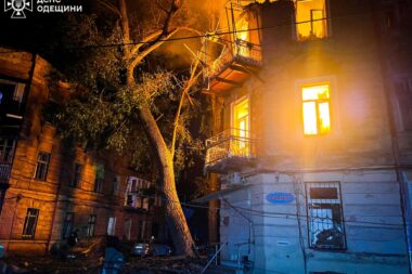 Posljedica ruskog zračnog udara na grad Odesu / Foto Press service of the State Emergency Service of Ukraine in Odesa region/Handout via REUTERS