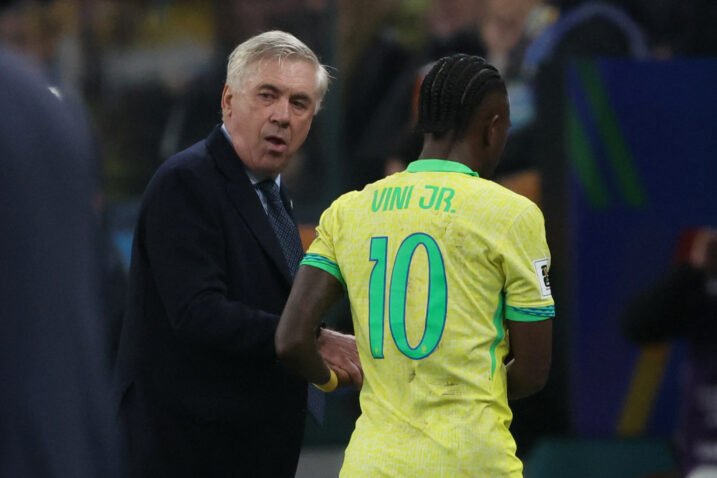 Carlo Ancelotti i Vinicius Junior/Foto REUTERS
