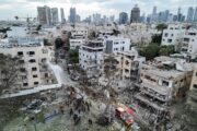 Jutrošnje posljedice iranskih napada balističkim raketama na Tel Aviv / Foto REUTERS/Moshe Mizrahi