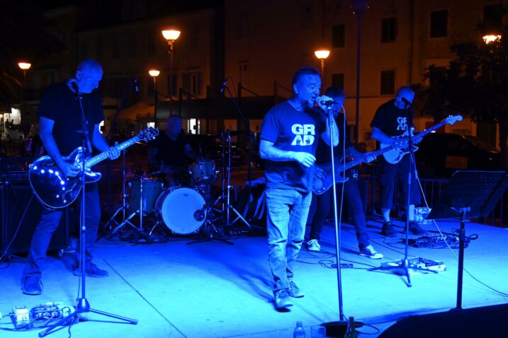 Riječka grupa "Grad" na Trgu RH / Foto B. PURIĆ