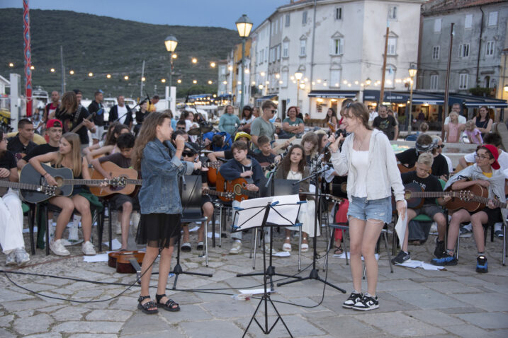 Etel Barši i Dorotea Strugar / Foto: Walter Salković