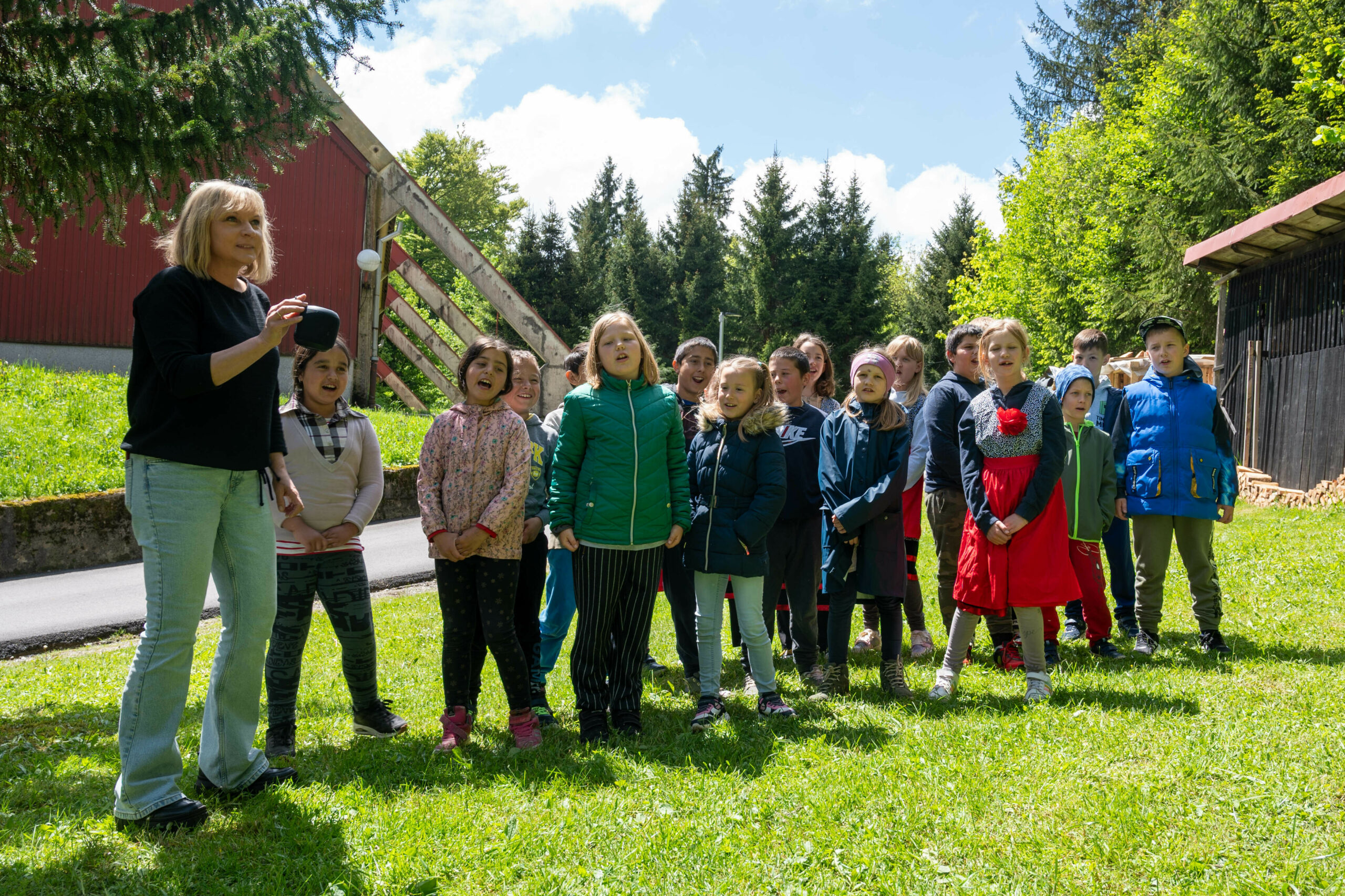 Čuvari kulturne i prirodne baštine, folklorna skupina PŠ Tršće; OŠ »Petar Zrinski« Tršće s učiteljicom Katarinom Leš / Foto: Ana Križanec