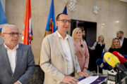 PRIMOPREDAJA VLASTI, GRAD RIJEKA, IVA RINČIĆ, GRADONAČELNICA, MARKO FILIPOVIĆ SNIMIO: VEDRAN KARUZA