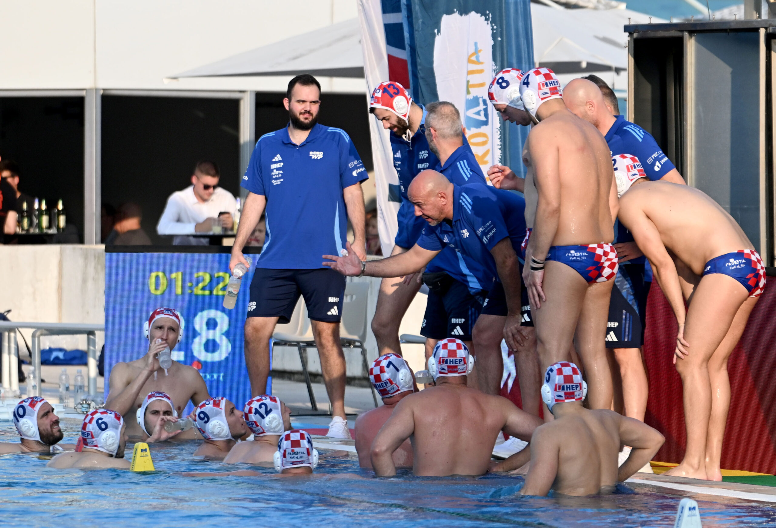 OPTIMIZAM S POKRIĆEM - Hrvatski vaterpolisti s trenerom Ivicom Tuckom tijekom priprema na Kantridi/Foto V. KARUZA