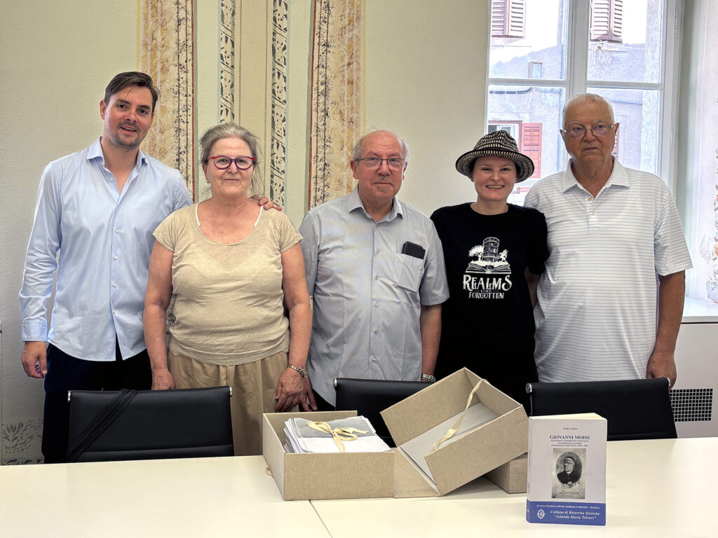 Marin Gregorović, Dora Testa, Franjo Velčić, Andreja Malovoz i Juraj Sepčić, Palača Moise, Cres / Snimio: Walter Salković