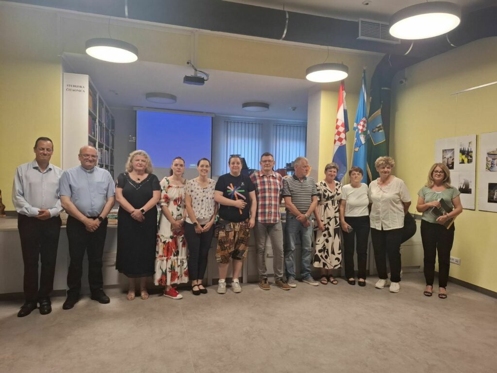 Detalj s otvaranja izložbe u knjižnici »Janet Majnarich« / GK »Janet Majnarich«
