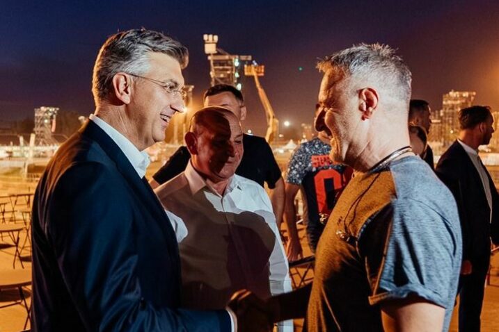 Premijer Andrej Plenković na generalnoj probi na Hipodromu s Markom Perkovićem Thompsonom / Foto VLADA RH