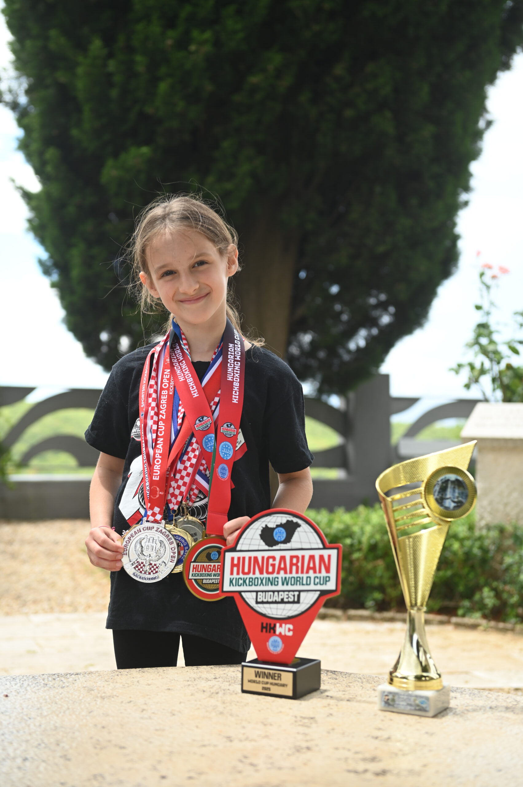 Tara s osvojenim medaljama i peharima / Foto: Nikola Blagojević