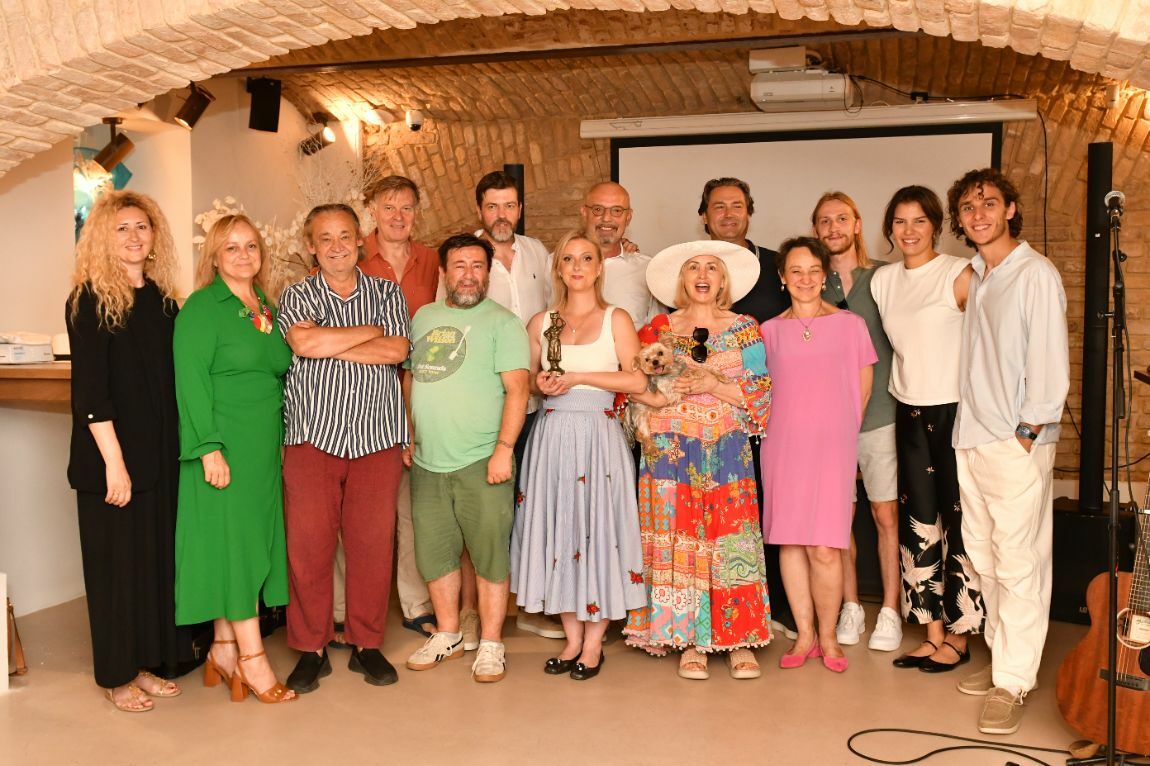Sudionici svečanosti u Kavkazu / Foto; Grad Novalja