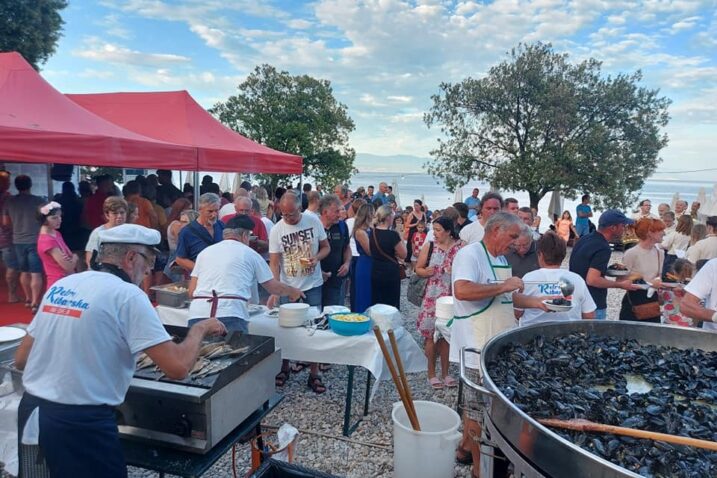 Foto Udruga Za Medveju