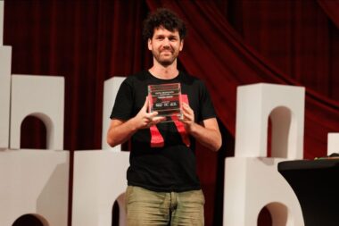 Igor Bezinović primio je nagradu »Vedran Šamanović« / Foto Pula Film Festival