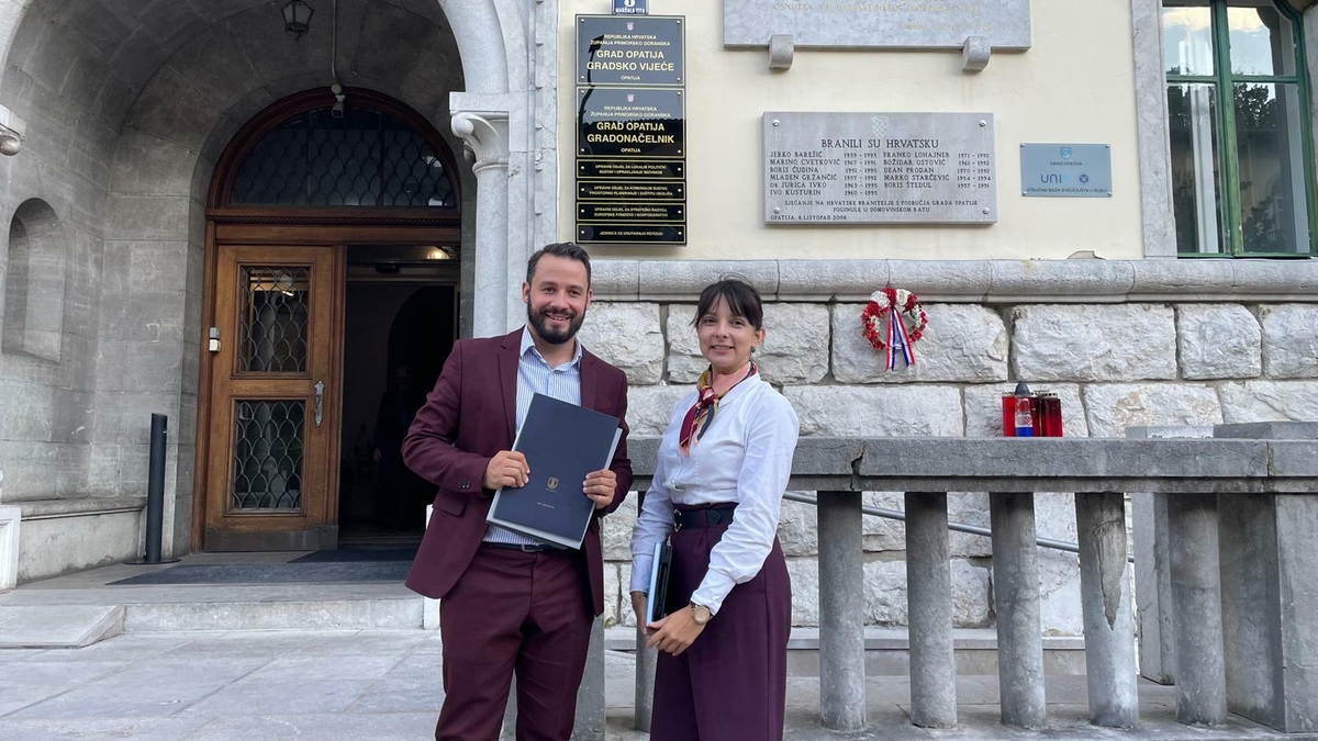 Domagoj Tramontana i Marina Vujičić nakon sjednice Vijeća