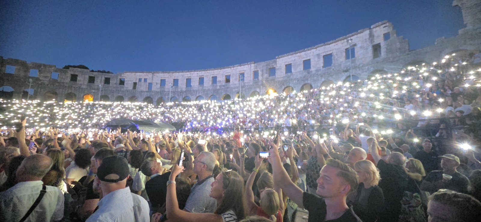 More svjetla i emocija