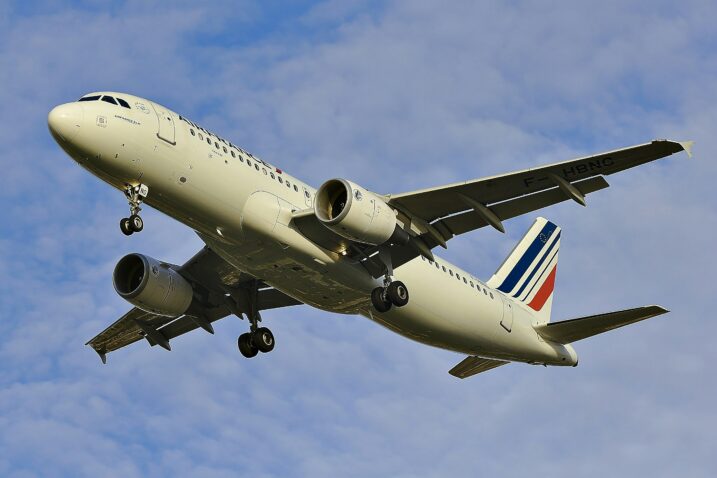 Airbus 320 / Photo by Daniel Eledut on Unsplash