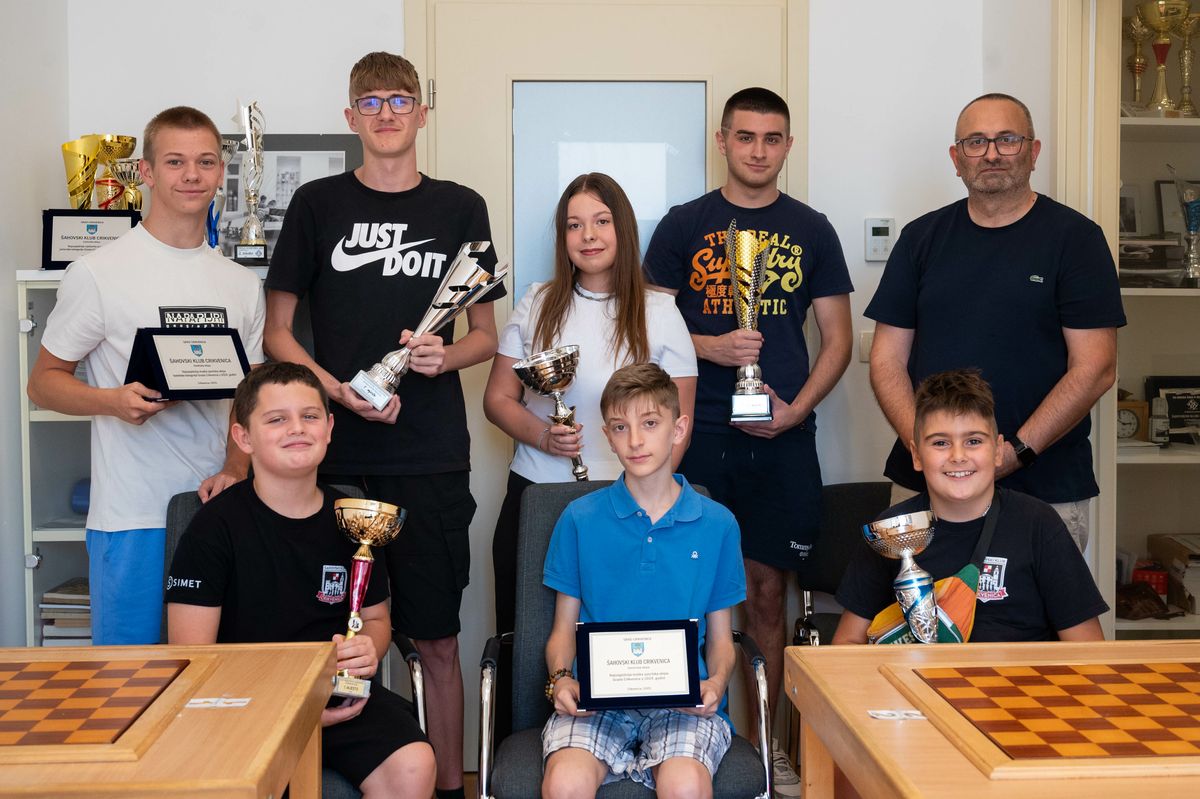 ŠK Crikvenica - Ivano Tomljanović, Vid Krešić, Ema Hajdinić, Ivano Sundać, Nikola Sundać (gore), Alan Katušić, Ivan Ivančić, Patrik Samardžić (dolje) / Foto Ana Križanec