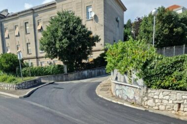 Završeni radovi na Banderovu, ulica Braće Branchetta dobila novi asfaltni sloj / Foto RIJEKA PLUS