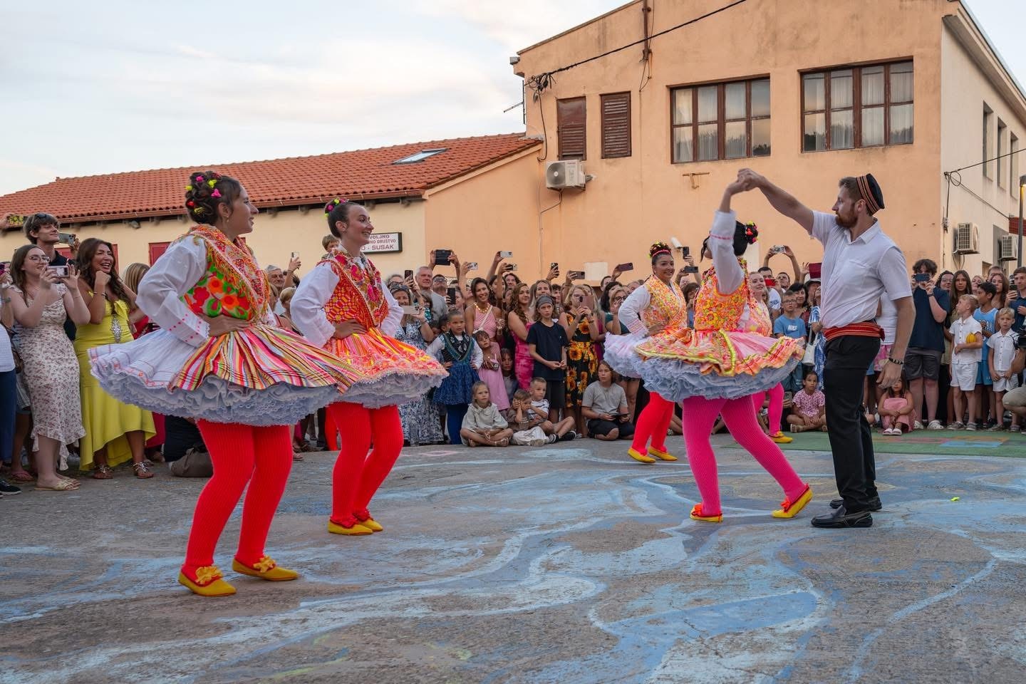 Dan iseljenika na Susku ne prolazi bez tradicionalnog plesa / Foto: Sandro PUNCET