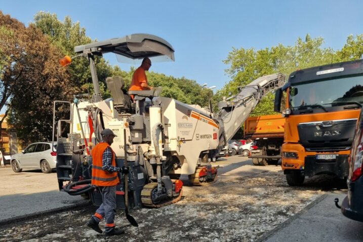 Počela obnova kolnika na Trgu braće Mažuranić / Foto RIJEKA PLUS