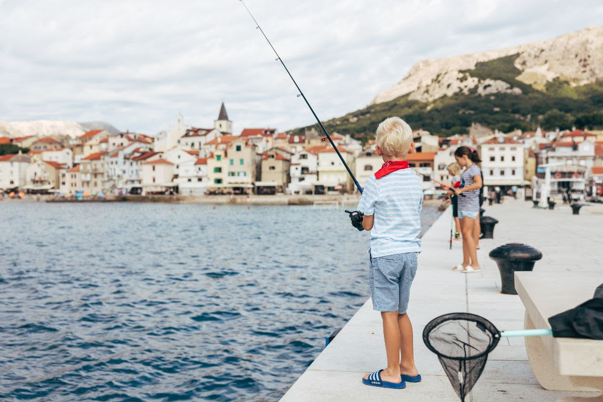 Polaznici Male škole ribolova / TZO Baška