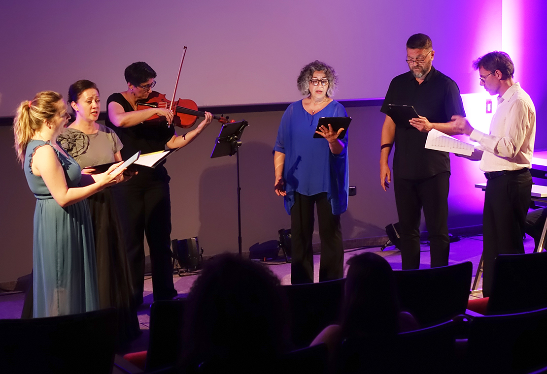 Ansambl Antiphonus vođen maestrom Tomislavom Fačinijem / Grad Krk