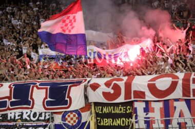 Zastava bez grba Republike Hrvatske, ZDS i paljenje srpskih zastava - slika s Poljuda / Foto Ivo Cagalj/PIXSELL