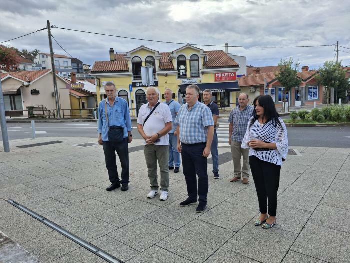 U Viškovu položeni vijenci i upaljene svijeće povodom Europskog dana sjećanja na žrtve totalitarnih i autoritarnih režima - nacizma, fašizma i komunizma / Foto OPĆINA VIšKOVO