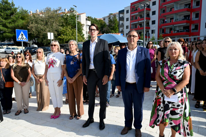 Veliki događaj za Paveke i cijelu Kostrenu - uzvanici i građani / Snimio Vedran KARUZA