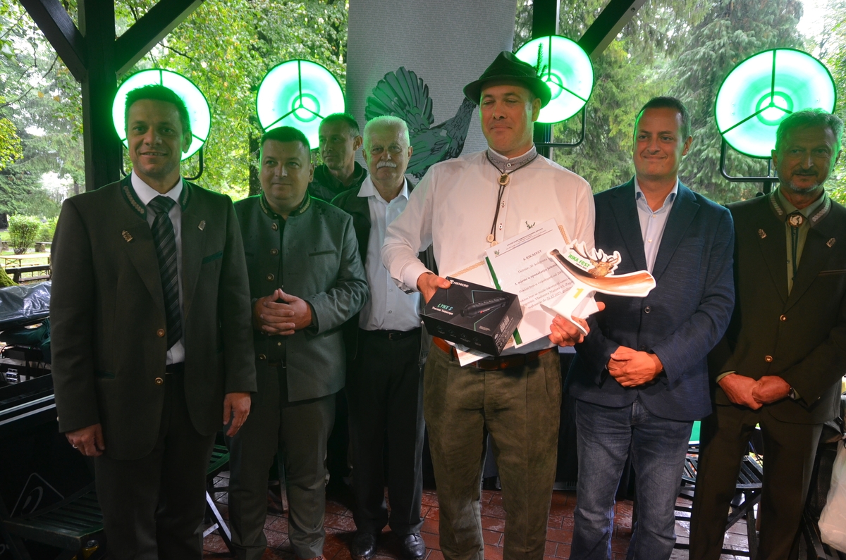 Hrvoje Mavrinac (u sredini) pobjednik je 4. Rika Festa / Foto Marinko Krmpotić