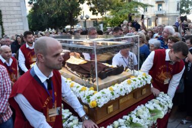 Procesija s tijelom sv. Leopolda Mandića / Foto Vedran Sitnica