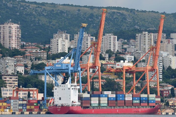 Kontejnerski promet preko Brajdice stabilan nakon problema s rutom kroz Sueski kanal / Foto Marko Gracin
