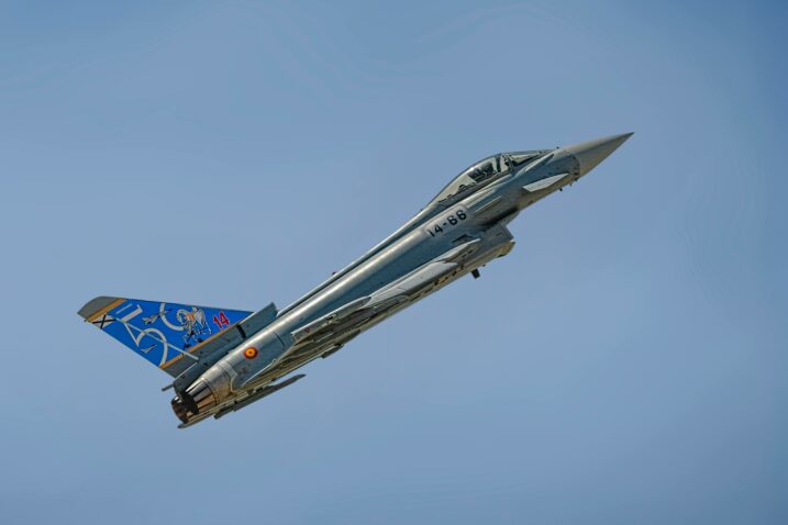 Kao primjer uspješno provedenog zajedničkog projekta jest Eurofighter u kojem su sudjelovale Njemačka, Velika Britanija i Italija, ali bez Francuske / Foto; Pexels / Jesus-Esteban San Jose