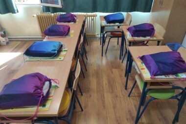 Lijep običaj - komplet školskog pribora za prvašiće / Foto GRAD BAKAR