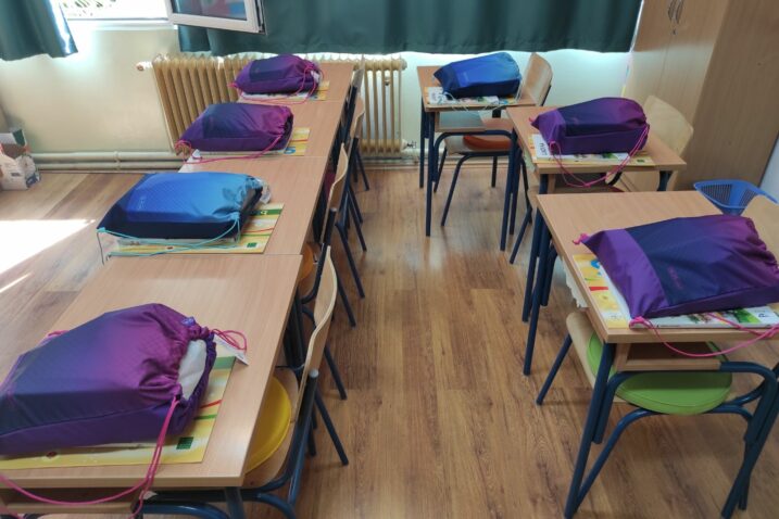 Lijep običaj - komplet školskog pribora za prvašiće / Foto GRAD BAKAR