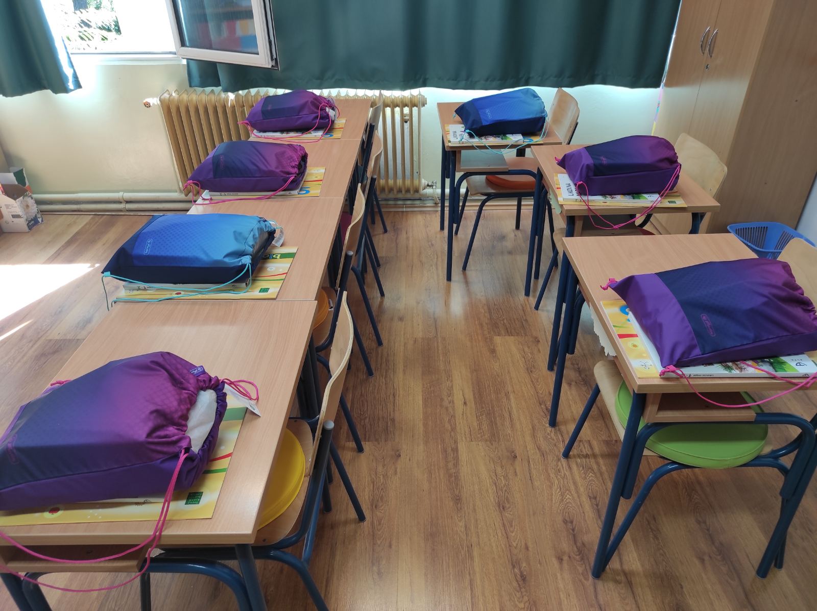 Lijep običaj - komplet školskog pribora za prvašiće / Foto GRAD BAKAR