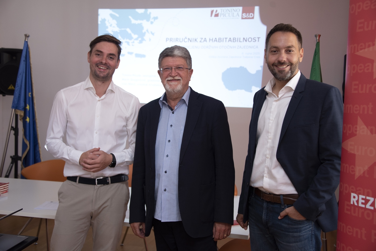 Marin Gregorović, Tonino Picula i Ivan Matić / Foto Walter Salković