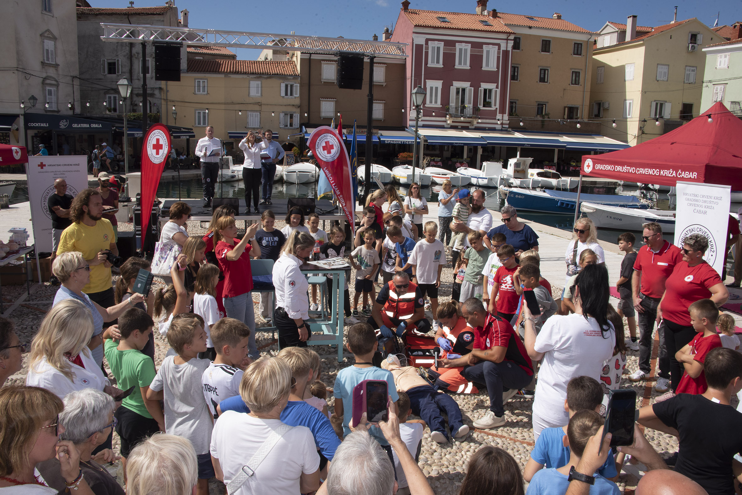 Svjetski dan prve pomoći obilježen u Cresu / Foto Walter SALKOVIĆ