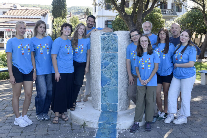 Studenti su svojim znanjem, talentima i vrijednošću doradili skulpturu »45. paralela« / Foto Matea JURČIĆ