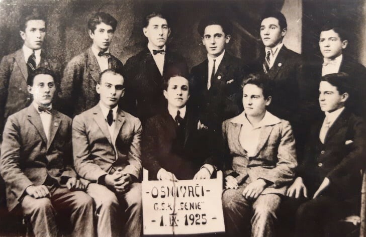 Osnivači GŠK Senia - Stoje s lijeva: Mate Babić, Vladimir Vukelić,Marijan Butorac, Ivan Glavaš, Vjekoslav Antić, Franjo Lenac; sjede s lijeva: Stjepan Butorac, Vladimir Olivieri, Marijan Dragičević, Ante Dobrila, Julian Lenac / Foto: NK Nehaj
