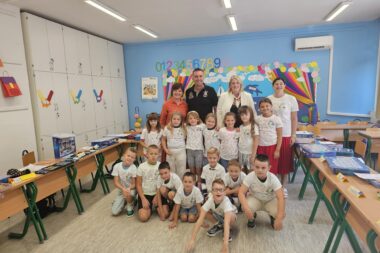 Gradonačelnica u posjetu prvašićima iz OŠ Zvonka Cara / Foto; Grad Crikvenica