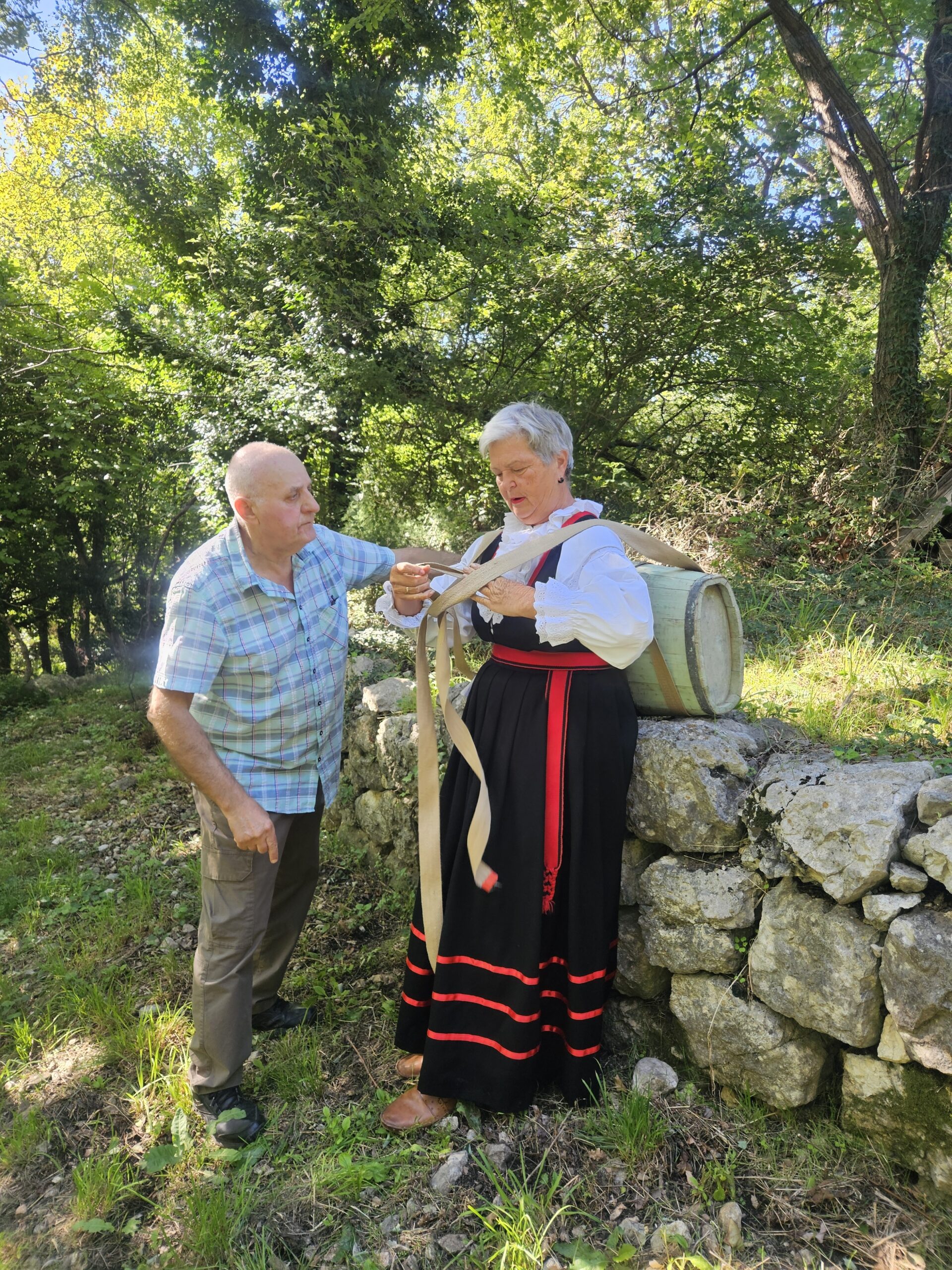 Vinodolske žene nekada su brentu nosile na plećima / TZ Vinodolske općine