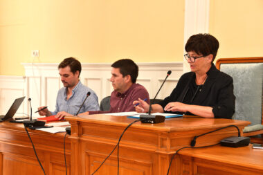 Gradonačelnik Marin Gregorović, pročelnik Marko Ferlora i predsjednica Vijeća Marina Medarić