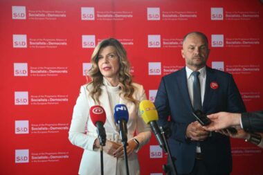 Biljana Borzan i Siniša Hajdaš Dončić