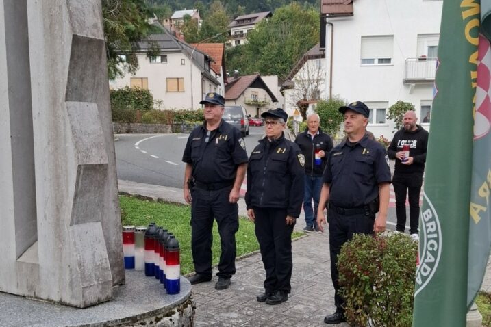 Prisjećanje na poginule policajce s čabarskog područja / Foto Z. KOVAČ