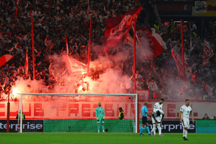 Navijači Freiburga protiv Basela/Foto REUTERS