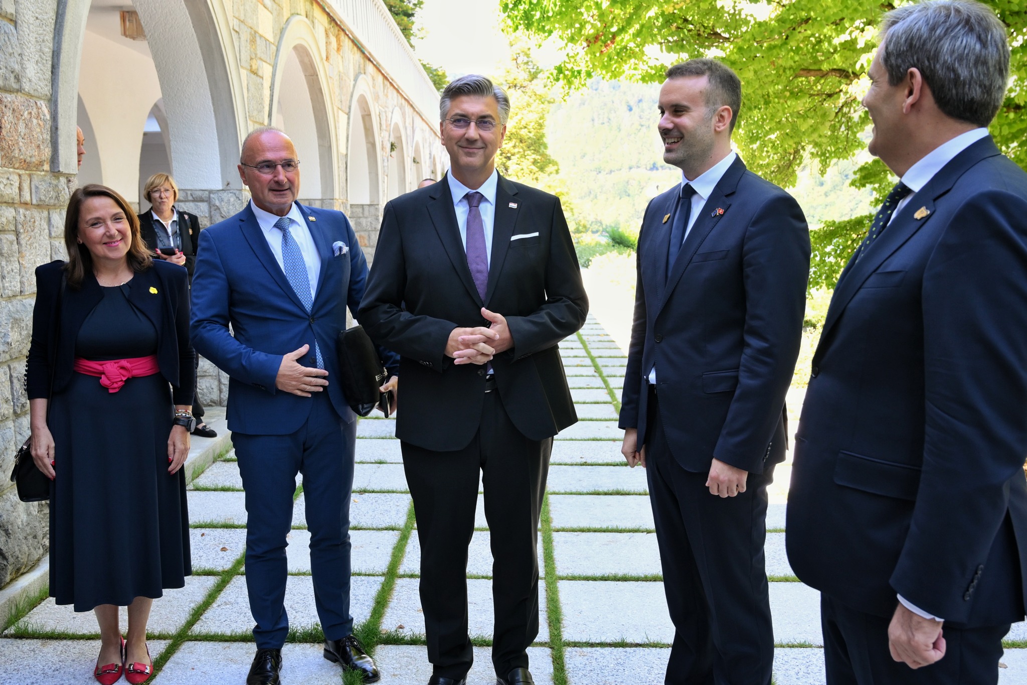 Hrvatska i crnogorska delegacija na Bledu / Foto Andrej Plenković / Facebook / https://www.facebook.com/andrej.plenkovic.rh